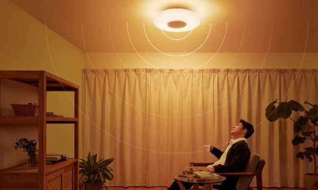 マルチファンクションライト、AptX LL 対応Bluetooth®を内蔵した軽量