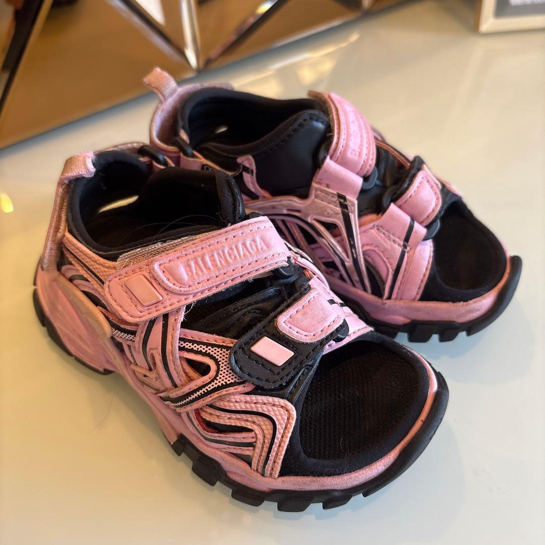 BALENCIAGA キッズ サンダル Kids - Pool Slide Sandal in Black | Balenciaga US