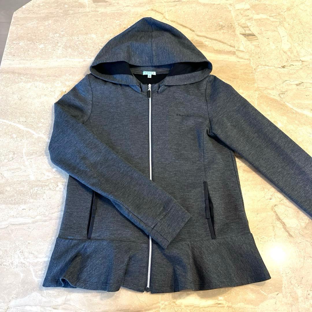 TOCCA 160【極美品】裾フリルパーカー tocco closet（トッコ クローゼット） パーカー ハートチャーム