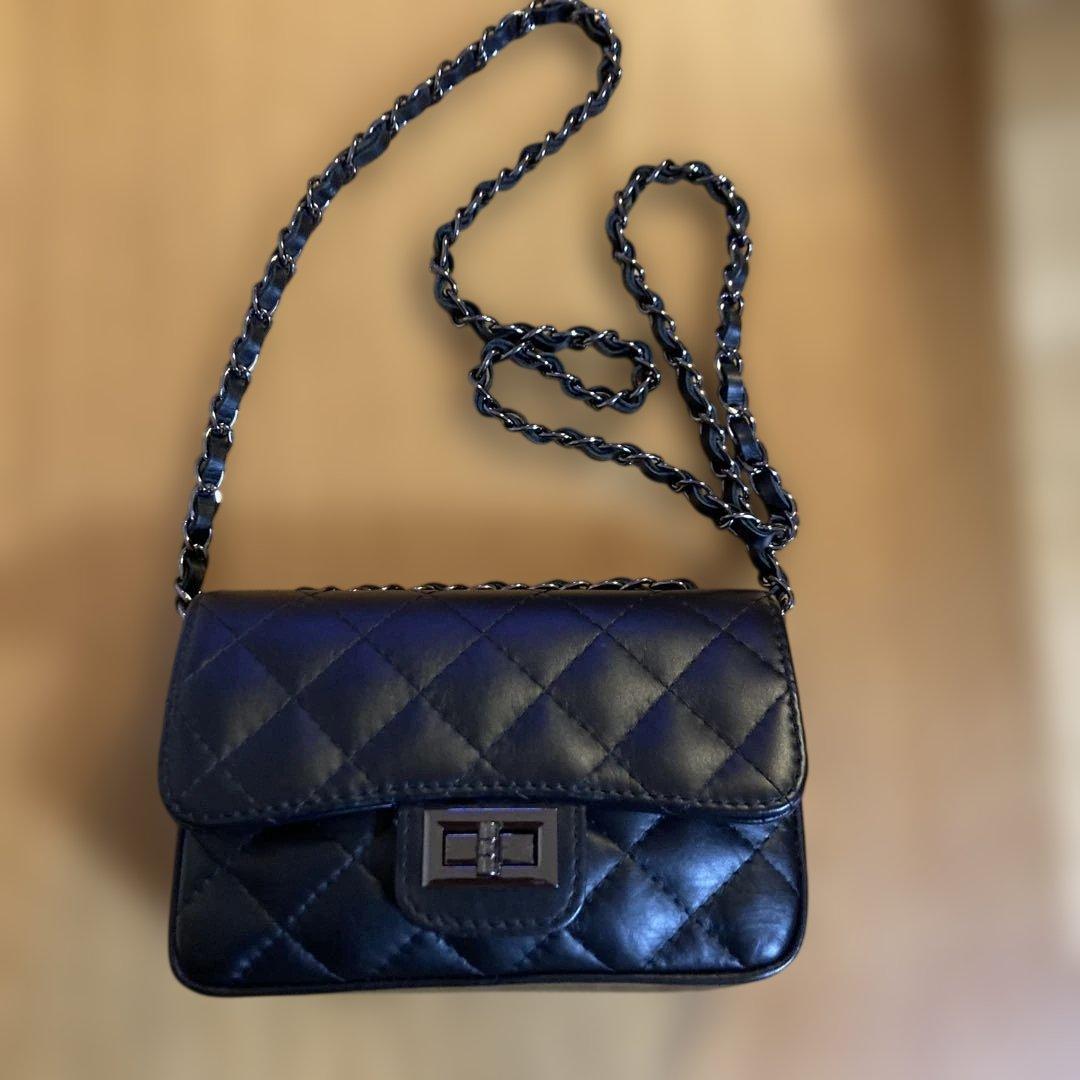 AULENTTI キルティングショルダーバッグ黒✖️シルバー AULENTTI（オウレンティ） ショルダーバッグ バッグ 「AULENTTI