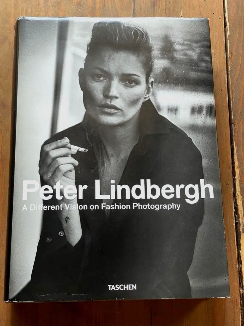 Peter Lindbergh サイン入り写真集 71lomT+HFNL.jpg_BO30,255,255,