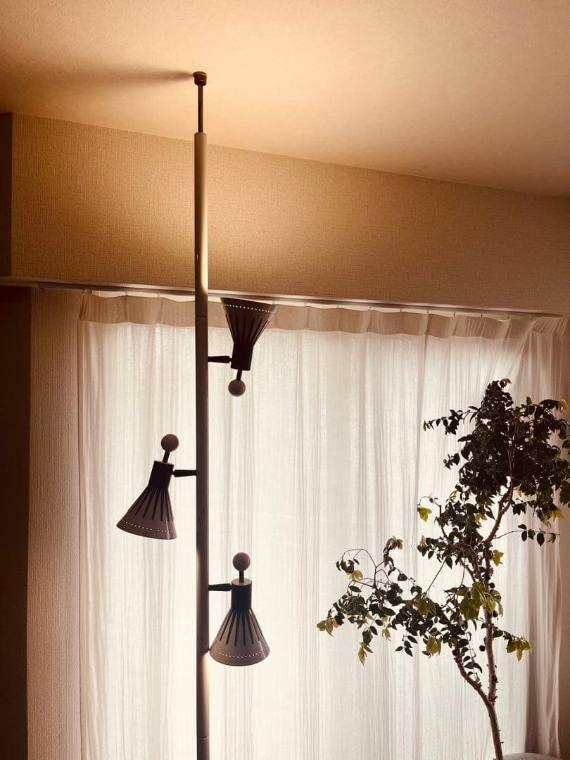 フロアスタンド 3灯スポット真鍮　アンティーク　ポール　ミッドセンチュリー　北欧 フロアライト 照明 真鍮 ミッドセンチュリー おしゃれ アンティーク