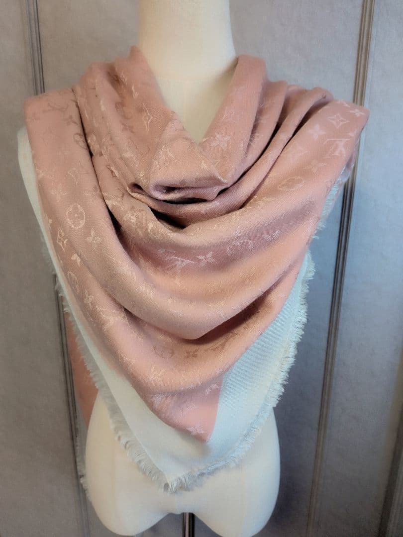 【LOUIS VUITTON】シルク×ウール ストール 大判☆ LOUIS VUITTON ルイヴィトン ショール・モノグラム シルク/ウール