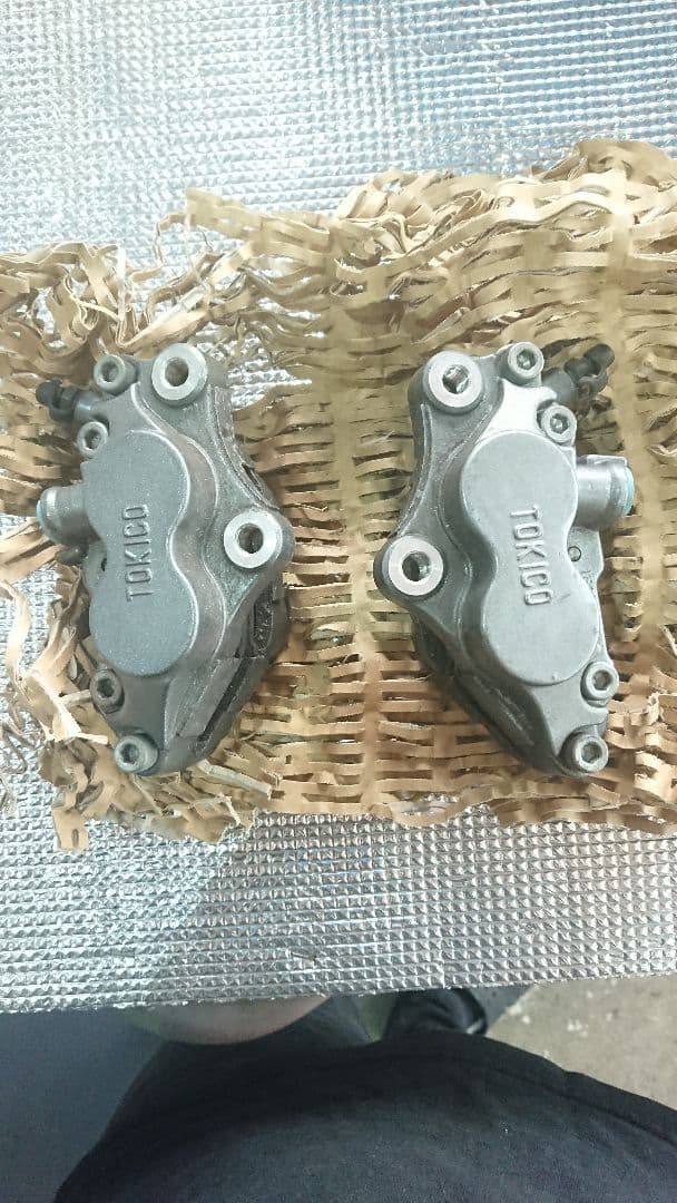 カワサキ純正 /フロントブレーキキャリパー/TOKICO ゼファー1100 他 ウェビックガレージセール | カワサキ純正中古パーツ ZRX1100 ブレーキ